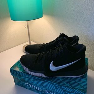 Nike Kyrie 3 US size 10